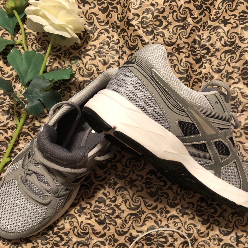 ASICS men’s shoes